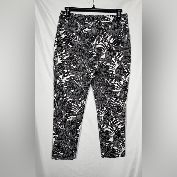 White House Black Market “Wild Side” Black & White The Slim Ankle Pants. Size 12 - Picture 9 of 16